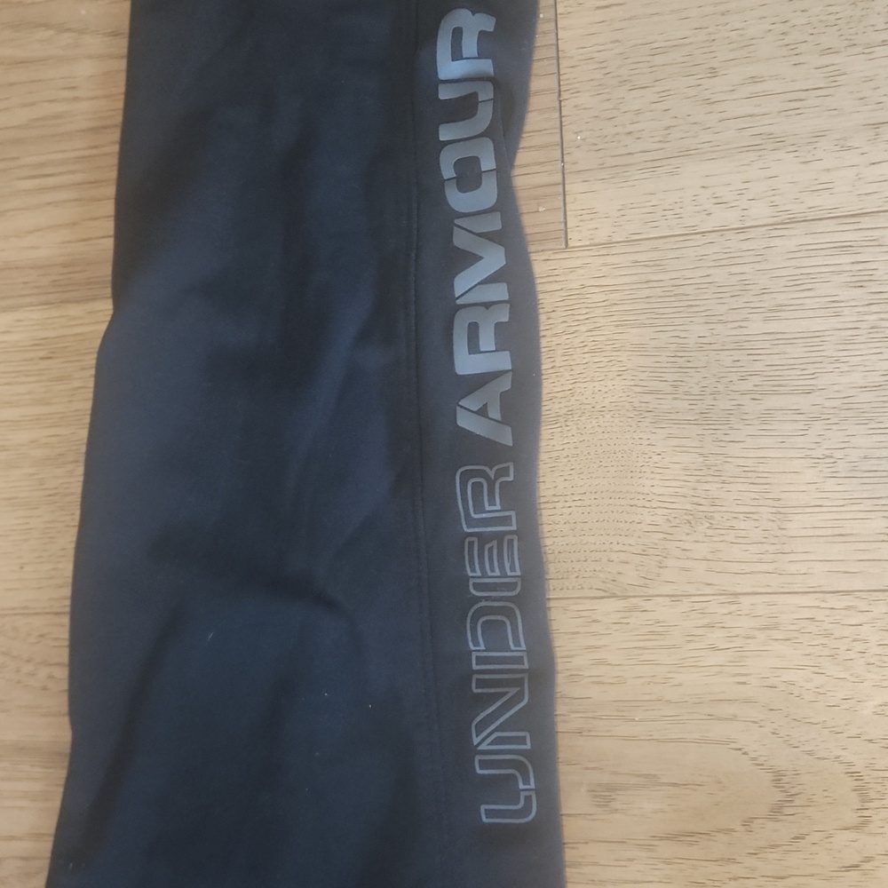 Under Armour Kids Large Outfit - Picture 3 of 8